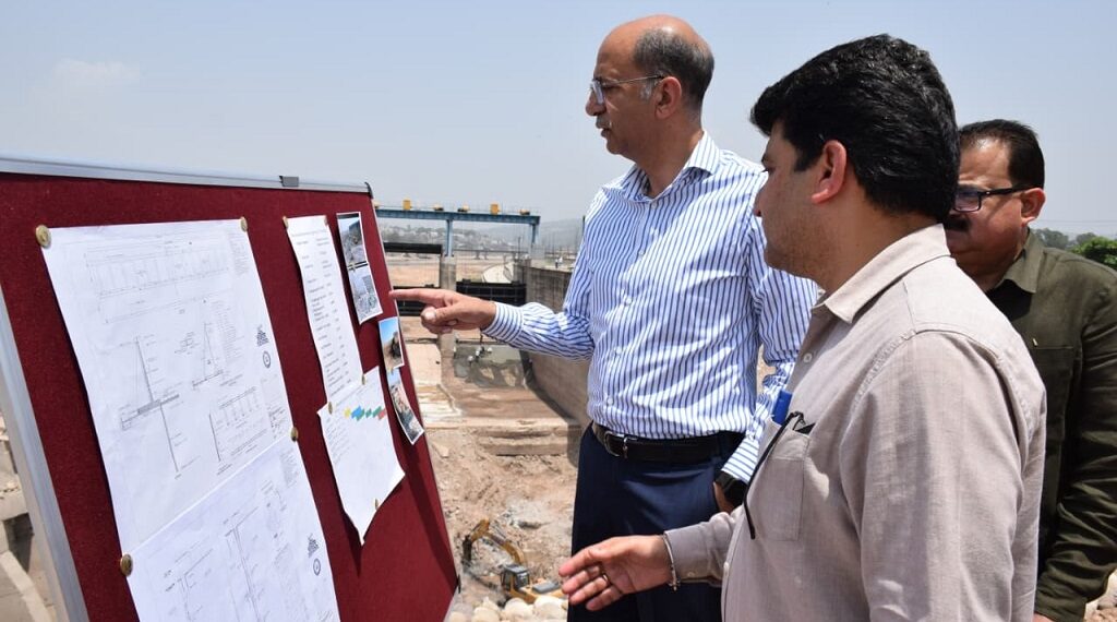 Advisor Nasir Aslam Wani inspects development works in Jammu
