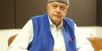 Dr Farooq urges prompt measures on Hajj pilgrims’ luggage issue