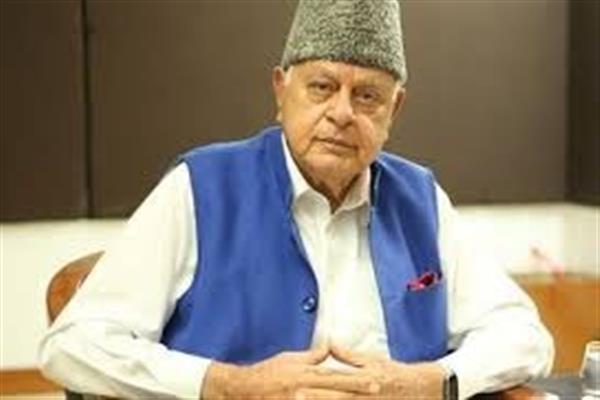Dr Farooq urges prompt measures on Hajj pilgrims’ luggage issue