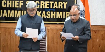 CS administers oath of Office to Chairperson, J&K Water Resources Regulatory Authority
