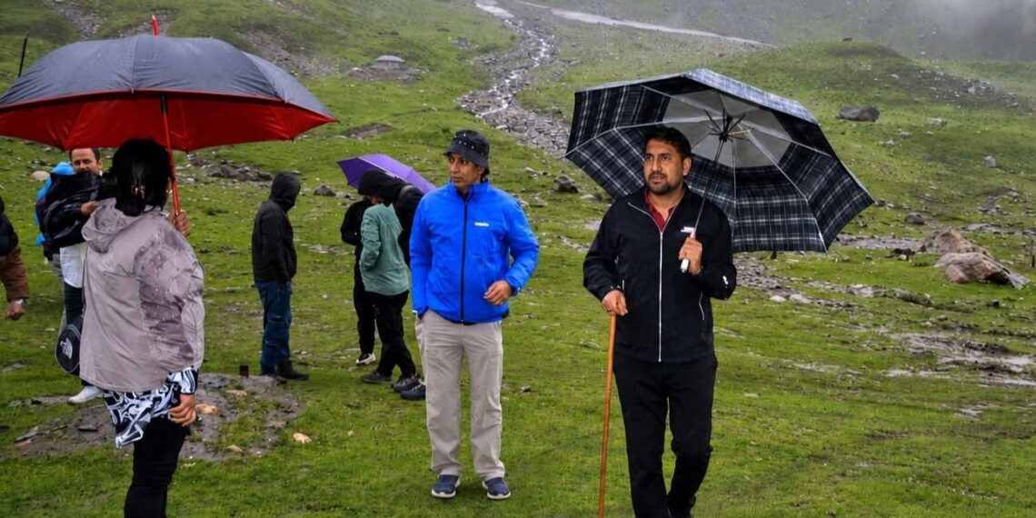 SANJY 2026 : RDD Secy reviews sanitation services along Pahalgam axis