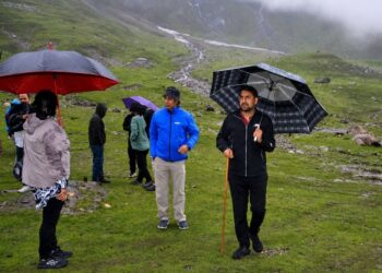 SANJY 2026 : RDD Secy reviews sanitation services along Pahalgam axis