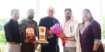 Delegation calls on LG Sinha