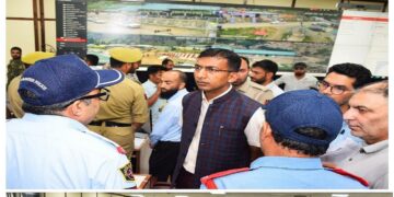 Div Com inspects functioning of ICCC Srinagar