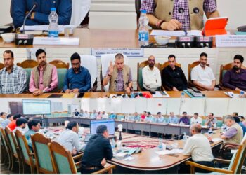 Amit Sharma chairs Census review meeting in Kupwara