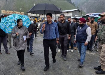 Secy RDD reviews sanitation preparedness on Baltal axis for SANJY-2026