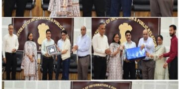 DIPR bids emotional farewell to Information Officer Syed Jeelani Qadri