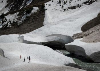 === World Environment Day ===  Climate change, unsustainable activities threatening Kashmir’s fragile ecosystems: Experts