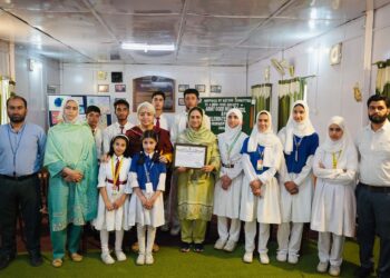 DC Bandipora visits Army Goodwill School