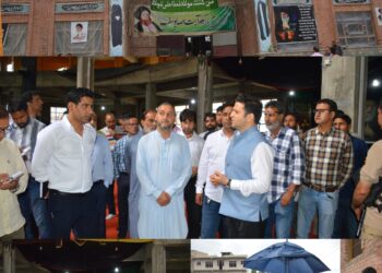 DC Budgam visits Markazi Imambara Yousuf Abad Bemina