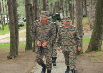 Northern Army Commander reviews security along Yatra route