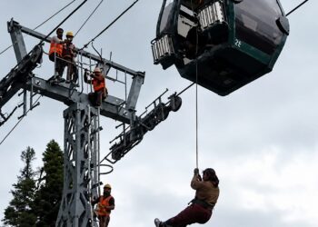 Gulmarg Gondola closure extended indefinitely