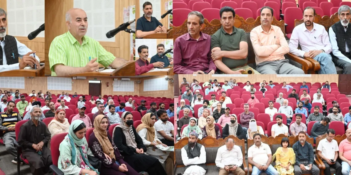 Khet Bachao Abhiyan : Agriculture Deptt organises awareness camp in Shopian