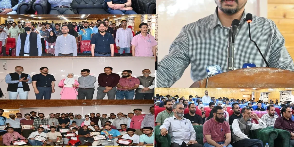 Campaign Against Drug Abuse : District Admin Kulgam felicitates winners of district-level competitions