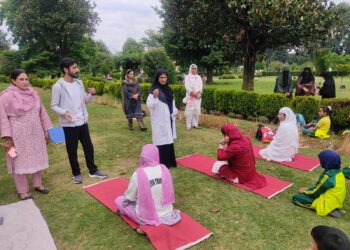 Nasha Mukt Bharat Abhiyan : Mega Yoga session organised in Shalimar
