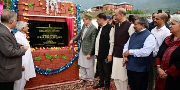 CM Omar unveils ₹100 crore dev package for Bandipora