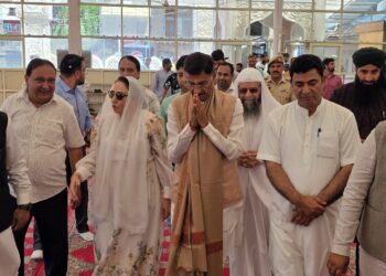 Kashmir on path of rapid dev: MoS Defence, Sanjay Seth