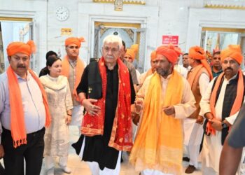LG pays obeisance at Shri Gauri Shankar Mandir in Kishtwar