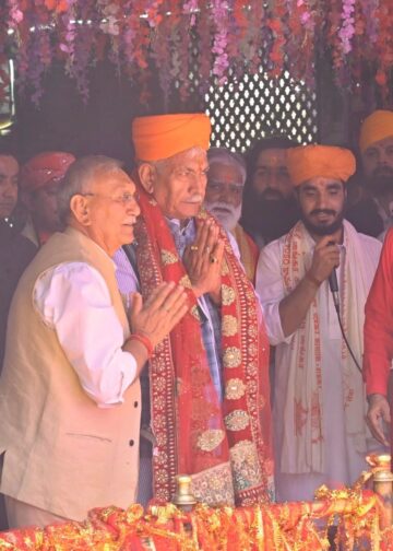 LG Sinha prays for peace, prosperity, well-being of all