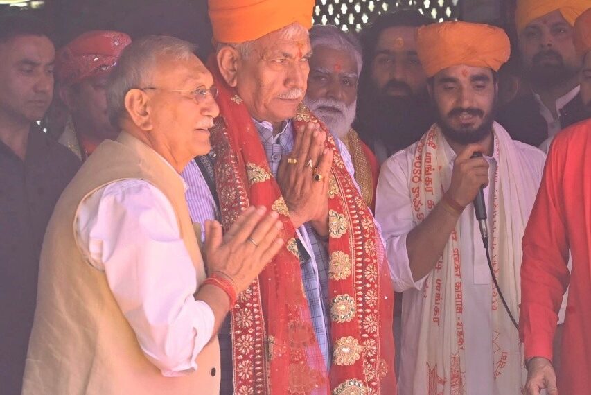 LG Sinha prays for peace, prosperity, well-being of all