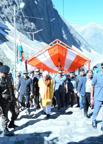 Every stakeholder devoted to ensuring memorable Amarnath Yatra: LG Sinha  