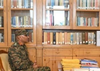 GOC-in-C Northern Command calls on LG Sinha