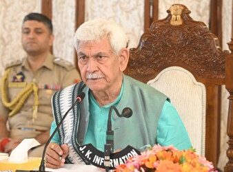 Ensure timely completion of Amarnath Yatra arrangements: LG Sinha directs depts