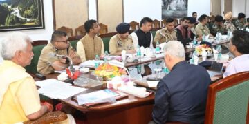 Ensure seamless arrangements for Amarnath Yatris: LG Sinha
