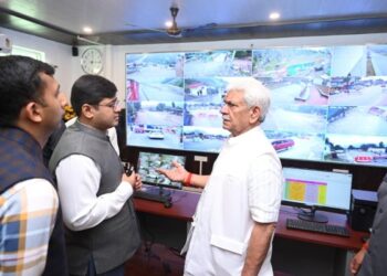 LG inaugurates Emergency Operations Centre, Amarnath Yatra Control Room