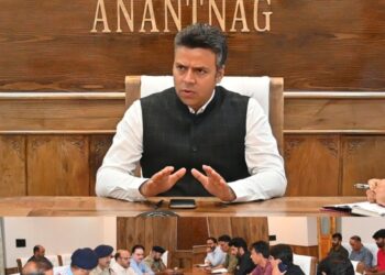DC Anantnag reviews 12th Int’l Yoga Day preparations