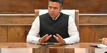 DC Anantnag reviews 12th Int’l Yoga Day preparations