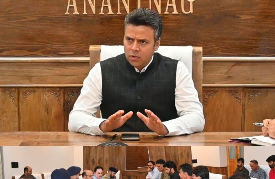 DC Anantnag reviews 12th Int’l Yoga Day preparations