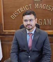 DC Kulgam reviews functioning of Revenue Department