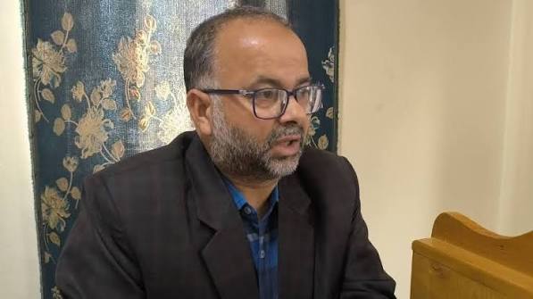 Director Agriculture Kashmir reviews functioning of departmental farms