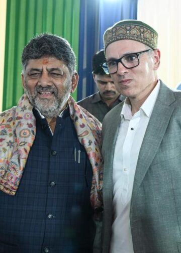 Omar for stronger J&K-Karnataka cooperation