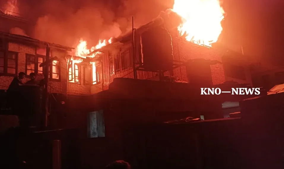 Four houses gutted in Rainawari blaze