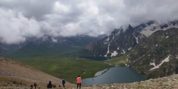 Trekkers urge reopening of Great Lakes routes