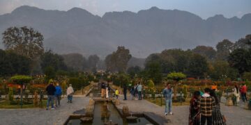Kashmir records heavy tourist footfall in early June