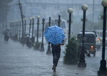 Temperatures drop in Kashmir