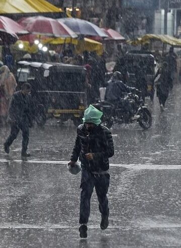 Rain, hailstorm lash J&K parts; MeT issues advisory