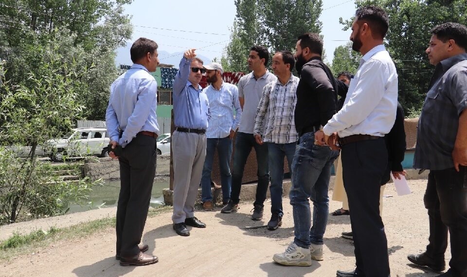 VC LCMA reviews Dal Lake conservation works, inspects Muharram arrangements