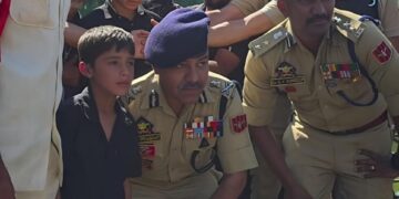 J&K Police top brass joins 8th Muharram procession