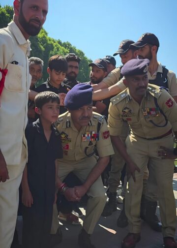 J&K Police top brass joins 8th Muharram procession