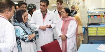 Doctors’ Day : J&K health minister visits Children Hospital Bemina