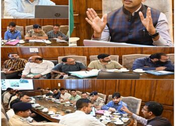 Div Com Kashmir reviews flood preparedness in Kulgam