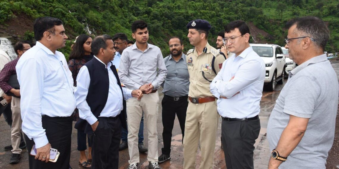 Anil Kumar inspects landslide-affected NH-44 stretches