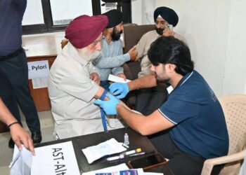 J&K ACB hosts free health screening camp