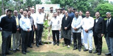 === Ek Ped Maa Ke Naam ===  Acting Chief Justice Sanjeev Kumar leads plantation drive at High Court