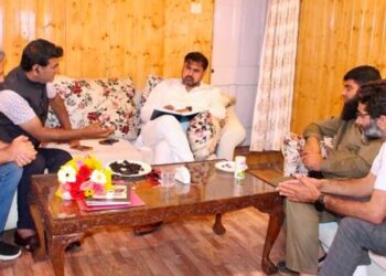 Satish Sharma listens to public grievances, assures time-bound redressal