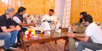 Satish Sharma listens to public grievances, assures time-bound redressal